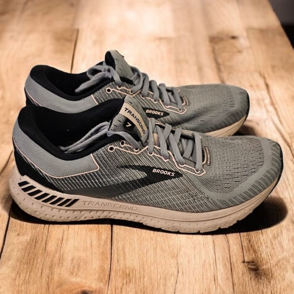 Brooks Transcend 7 Men's Gray Athletic Shoes--Size 10